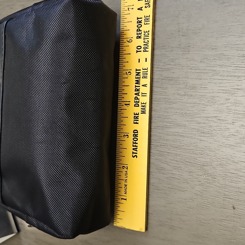 Tumi For Delta Black Travel Pouch - Picture 5 of 10